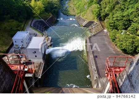 羽布ダムの中心線 94766142