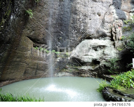 秩父札所三十一番 鷲窟山 観音院 清浄の滝 秩父札所三十一番 鷲窟山 観音院 清浄の滝 94766376