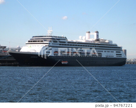 豪華客船 Amsterdam 横浜港大さん橋 94767221