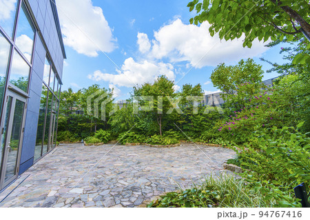 ホテル阪急レスパイア大阪　屋外庭園 94767416