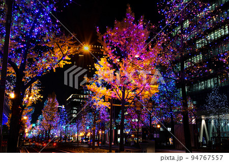 大阪 光の饗宴 御堂筋ライトアップの銀杏並木 大阪 光の饗宴 御堂筋ライトアップの銀杏並木 94767557