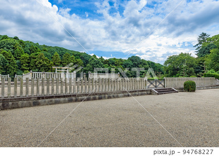【世界遺産】誉田御廟山古墳(こんだごびょうやまこふん) 惠我藻伏崗陵 第15代応神天皇陵 【世界遺産】誉田御廟山古墳(こんだごびょうやまこふん) 惠我藻伏崗陵 第15代応神天皇陵 94768227