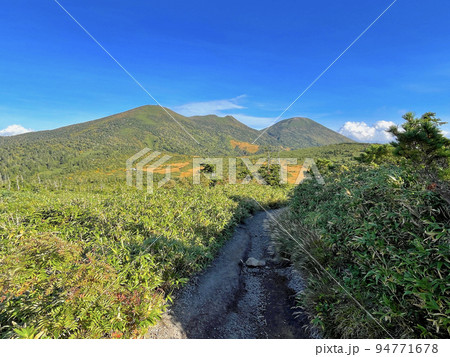 八甲田ゴードラインより赤倉岳、井戸岳および大岳を望む 八甲田ゴードラインより赤倉岳、井戸岳および大岳を望む 94771678