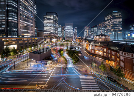 東京駅の夜景 94776296