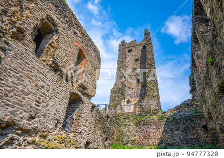 Okor - ruins of medieval castle near Prague 94777328