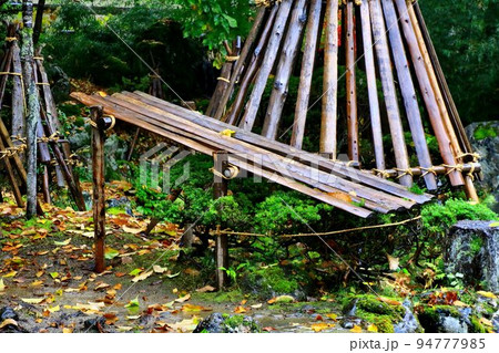 雪国・米沢の冬支度…雪囲いが施された上杉神社 雪国・米沢の冬支度…雪囲いが施された上杉神社 94777985