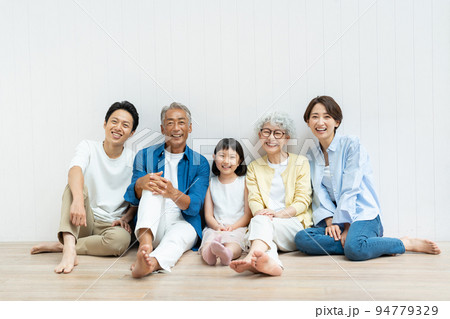 3世代家族 親子 3世代家族 親子 94779329