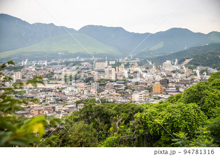 大分県別府市 湯けむり展望台望む風景 大分県別府市 湯けむり展望台望む風景 94781316