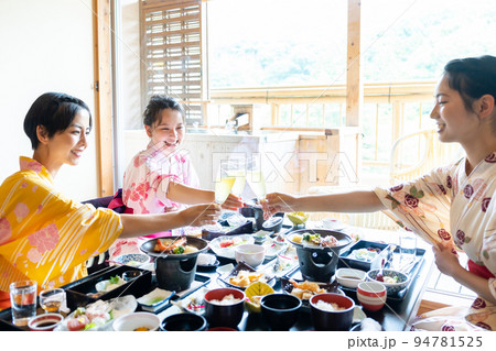 温泉旅行 浴衣 女子旅 温泉旅行 浴衣 女子旅 94781525