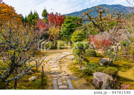 京都大原の秋 紅葉の実光院 旧理覚院庭園 京都大原の秋 紅葉の実光院 旧理覚院庭園 94781590