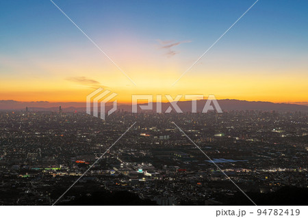 【大阪平野を一望 (夕景)】 撮影場所：大阪府八尾市大字神立 94782419