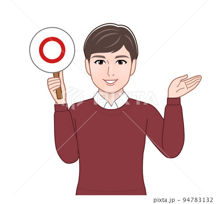 正誤判定のプレートを持つ男性 正誤判定のプレートを持つ男性 94783132