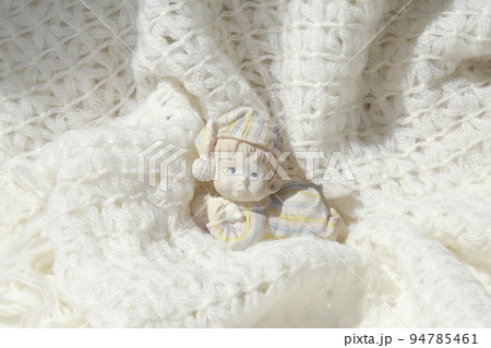 赤ちゃんの人形 94785461
