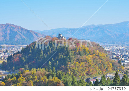 霧むせぶ越前大野城 94787359