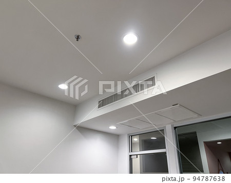 Ceiling mounted cassette type air conditioner 94787638