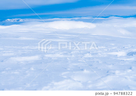 【雪山素材】冬の唐松岳の登山風景【長野県】 【雪山素材】冬の唐松岳の登山風景【長野県】 94788322