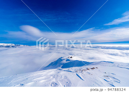 【雪山素材】冬の唐松岳の登山風景【長野県】 【雪山素材】冬の唐松岳の登山風景【長野県】 94788324