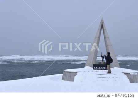 冬の北海道稚内市の風景 94791158
