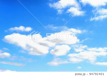 青空と雲 背景 青空と雲 背景 94792401