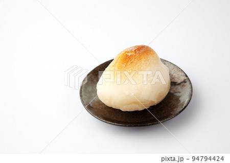 焼いた餅 白背景 94794424