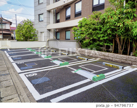 駐車場・車の無いコインパーキング 94796737