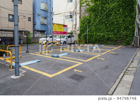 駐車場・車の無いコインパーキング 94796748