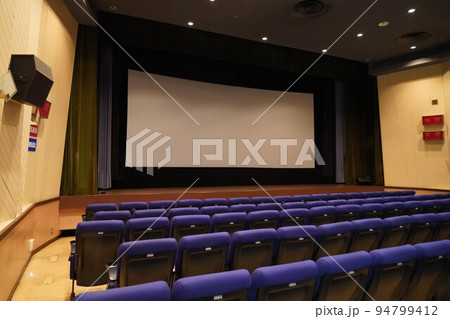 無人の映画館 94799412