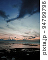 夕景　夕焼け　グラデーション 94799796