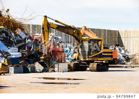 廃棄物リサイクル業　重機パワーショベル 94799847