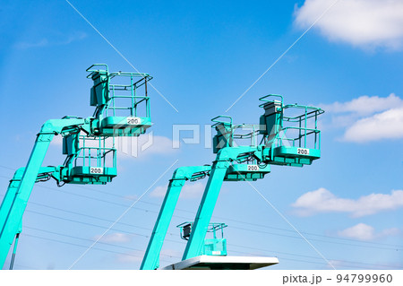 トラック式高所作業車　レンタル 94799960