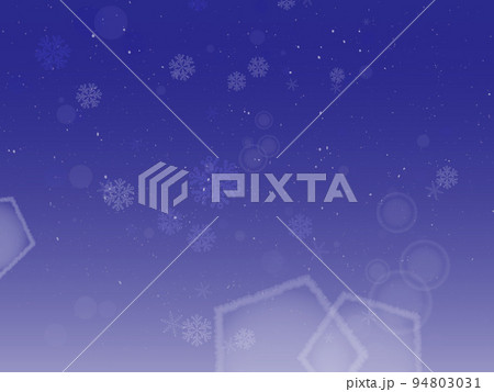 雪降る夜の星空背景 94803031