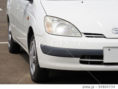 自動車イメージ　初代プリウスのフロントマスク 94804734