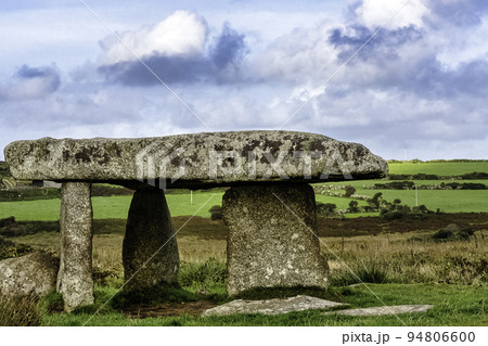 Lanyon Quoit - dolmen in Cornwall, England, UK Lanyon Quoit - dolmen in Cornwall, England, UK 94806600