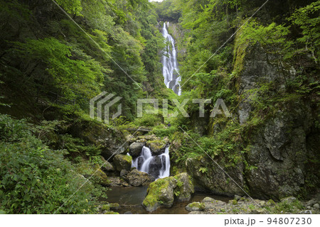 神庭の滝自然公園　神庭の滝（岡山県真庭市神庭） 94807230