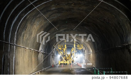 串木野国家石油地下備蓄基地　展示館（地下タンク掘削時の実物模型） 94807688