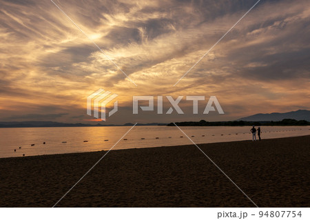 夕暮れ時の猪苗代湖 福島県猪苗代町 夕暮れ時の猪苗代湖 福島県猪苗代町 94807754