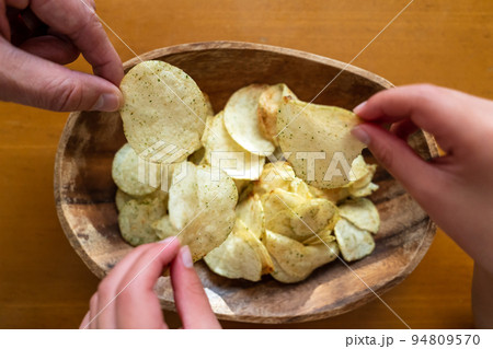ポテトチップス 94809570