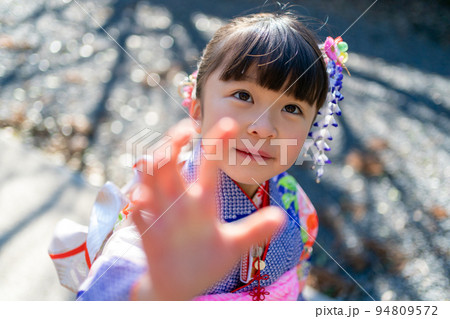 7歳の七五三詣 94809572
