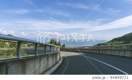 市街地が見える真光寺ループ橋からの景色【浅川ループライン】／長野県長野市 94809721
