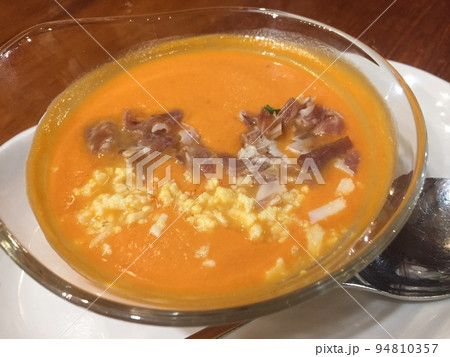 スペインのバルで食べたお昼ご飯 スペインのバルで食べたお昼ご飯 94810357