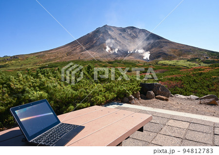 ワーケーション イメージ 北海道 大雪山 旭岳にて(2022年9月) ワーケーション イメージ 北海道 大雪山 旭岳にて(2022年9月) 94812783
