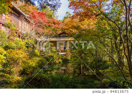 京都大原の秋 紅葉の寂光院 茶室「孤雲」 京都大原の秋 紅葉の寂光院 茶室「孤雲」 94813675