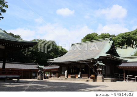 さいたま市大宮区武蔵一の宮大宮氷川神社の拝殿 さいたま市大宮区武蔵一の宮大宮氷川神社の拝殿 94814602