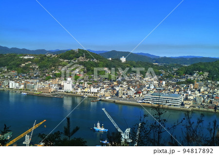 【広島県】向島から見た尾道の街並み（千光寺公園） 94817892