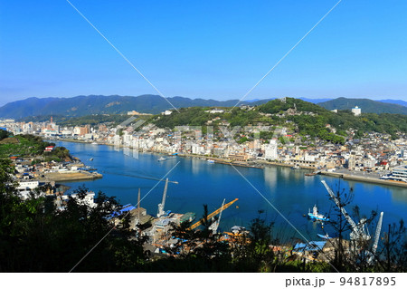 【広島県】向島から見た尾道の街並み(千光寺公園) 【広島県】向島から見た尾道の街並み(千光寺公園) 94817895