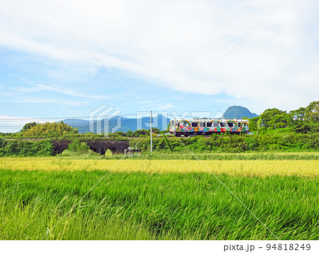 福岡県田川郡の平成筑豊鉄道中津原三連橋梁とスーパーハッピー号 福岡県田川郡の平成筑豊鉄道中津原三連橋梁とスーパーハッピー号 94818249