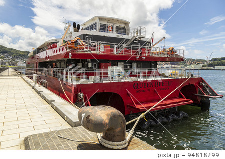 長崎港に入港するクイーンビートル 94818299