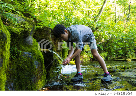 大雪旭岳源水 ミネラルウォーター 天然水 大雪旭岳源水 ミネラルウォーター 天然水 94819954