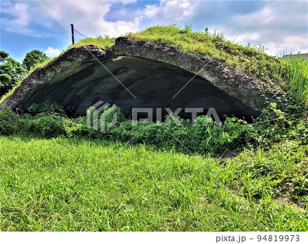 出水特攻碑公園　掩体壕（特別攻撃隊出撃の地：260余名南方へ) 出水市平和町　鹿児島県 94819973