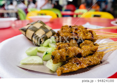 サテー マレーシアの屋台料理 焼き鳥 サテー マレーシアの屋台料理 焼き鳥 94824100